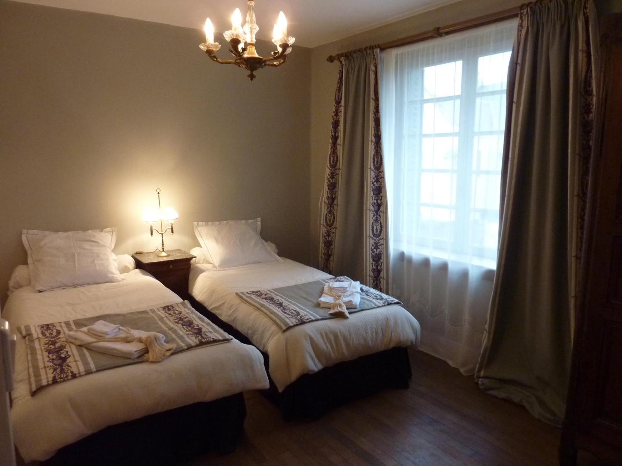 Le Logis Alexandra Bnb La Trimouille Luaran gambar