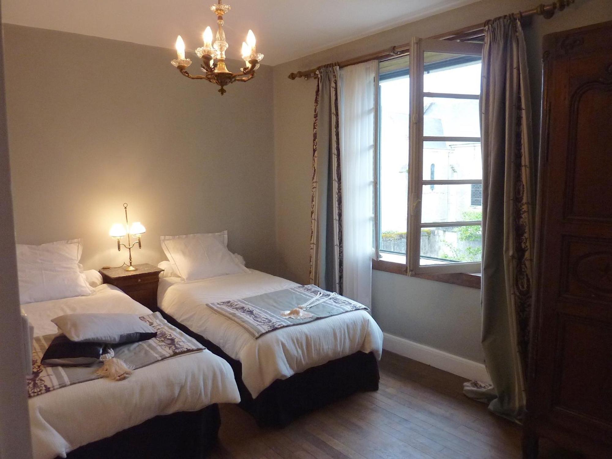 Le Logis Alexandra Bnb La Trimouille Luaran gambar