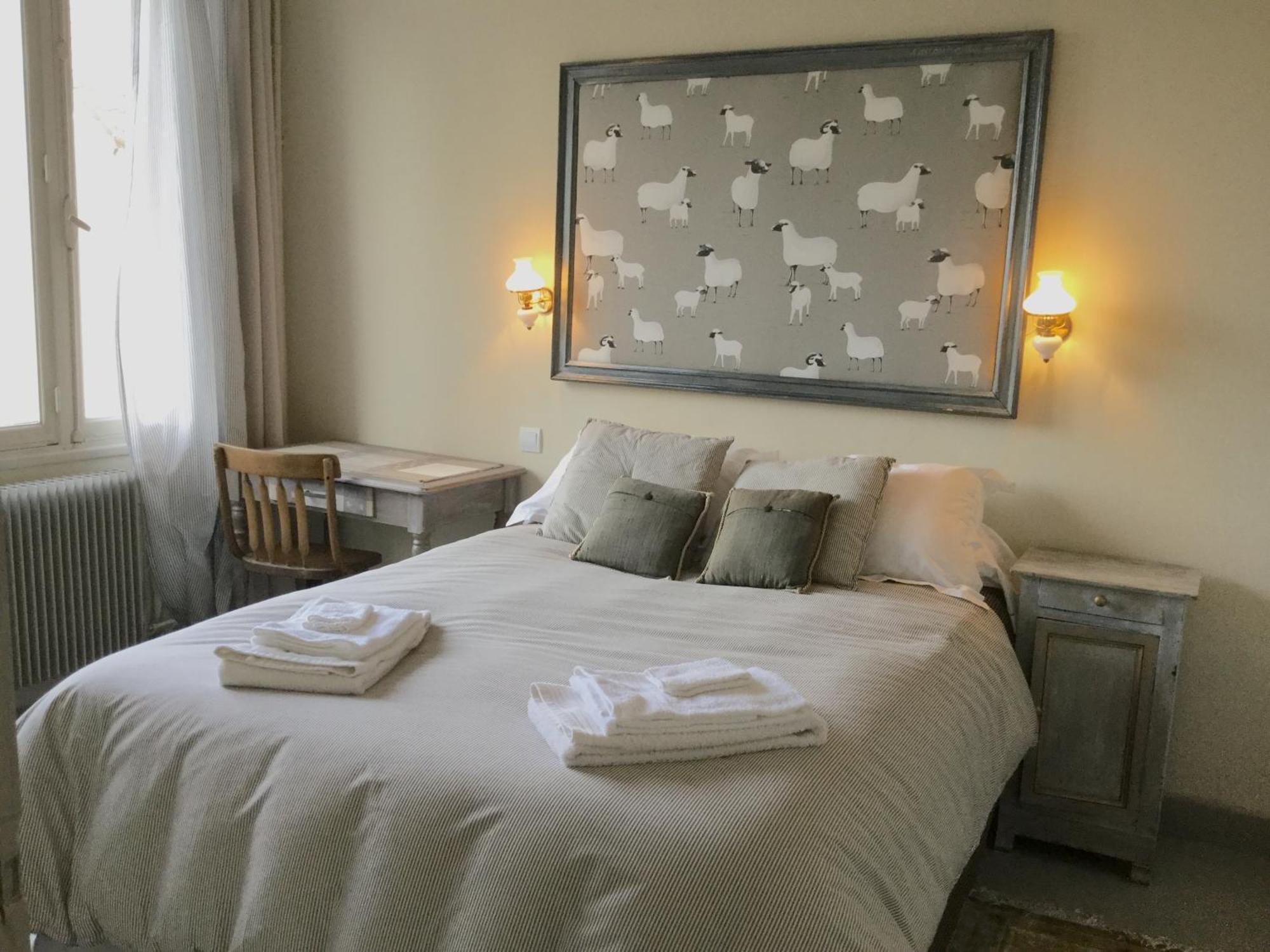 Le Logis Alexandra Bnb La Trimouille Luaran gambar
