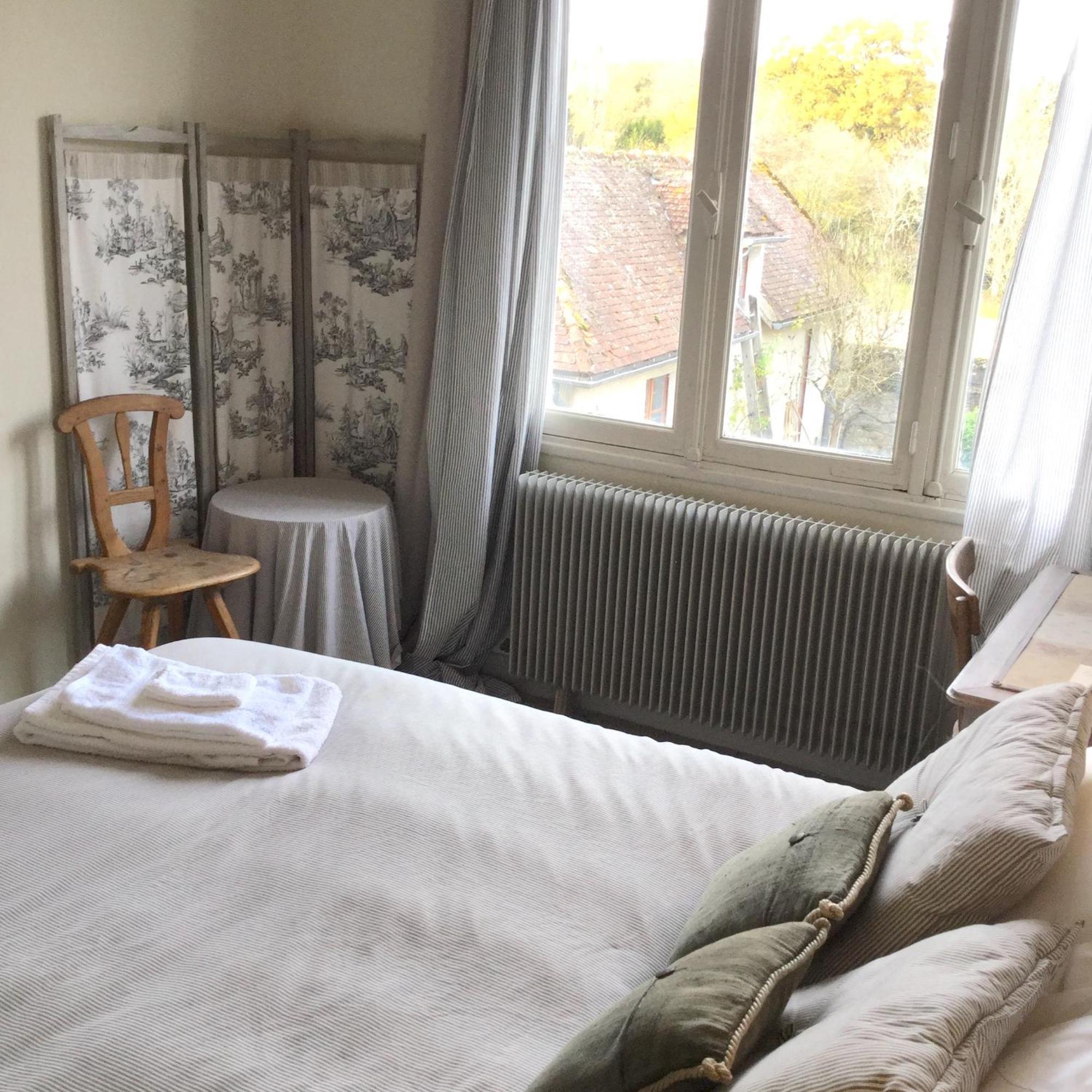 Le Logis Alexandra Bnb La Trimouille Luaran gambar