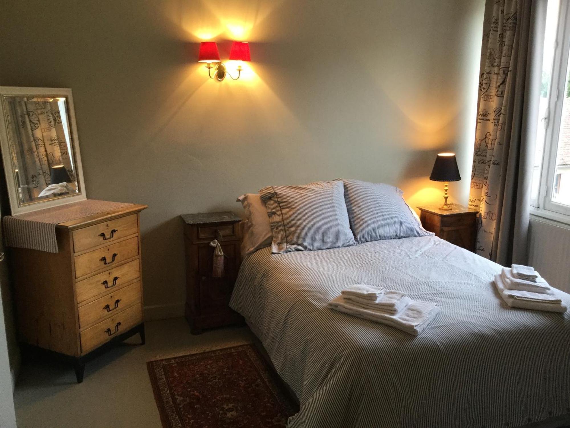 Le Logis Alexandra Bnb La Trimouille Luaran gambar