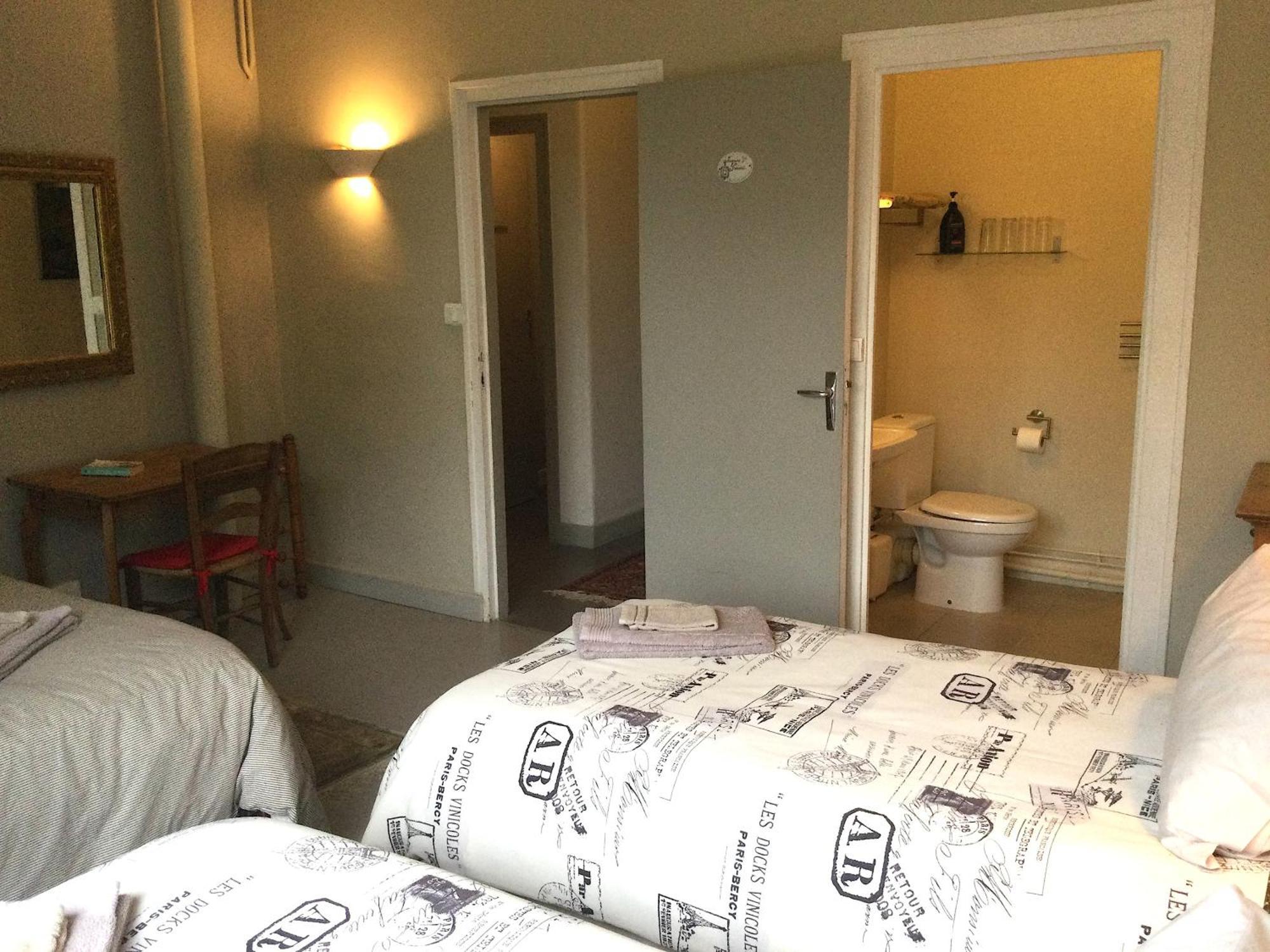 Le Logis Alexandra Bnb La Trimouille Luaran gambar