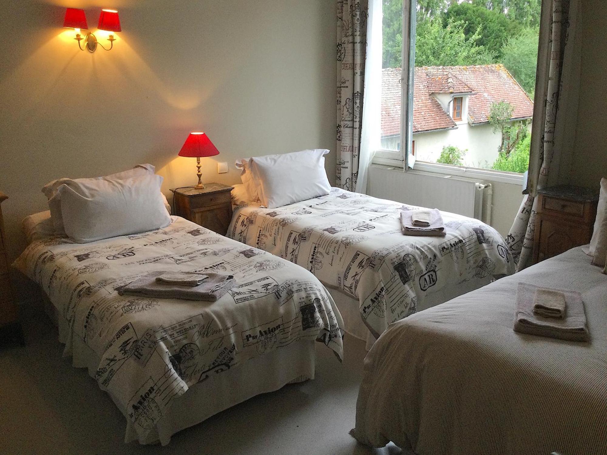 Le Logis Alexandra Bnb La Trimouille Luaran gambar