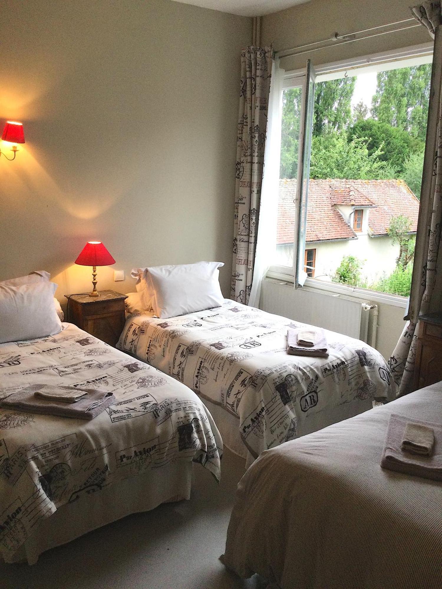 Le Logis Alexandra Bnb La Trimouille Luaran gambar