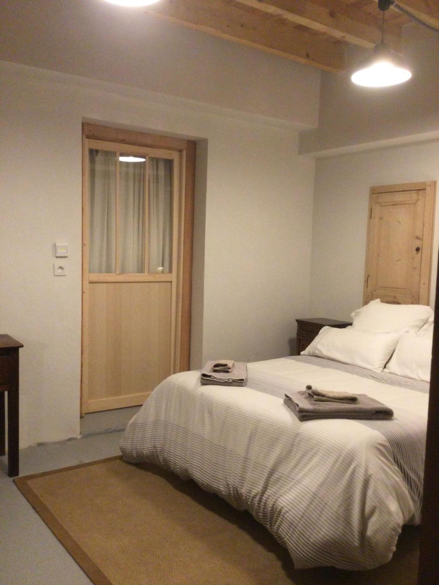 Le Logis Alexandra Bnb La Trimouille Luaran gambar