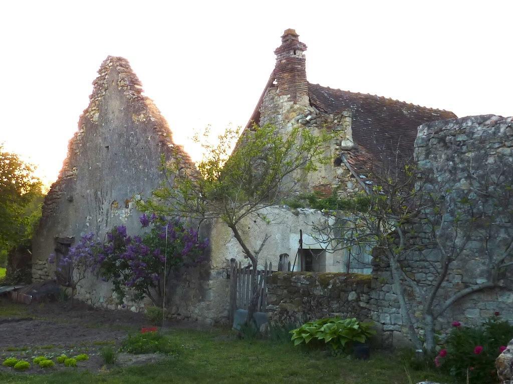 Le Logis Alexandra Bnb La Trimouille Luaran gambar
