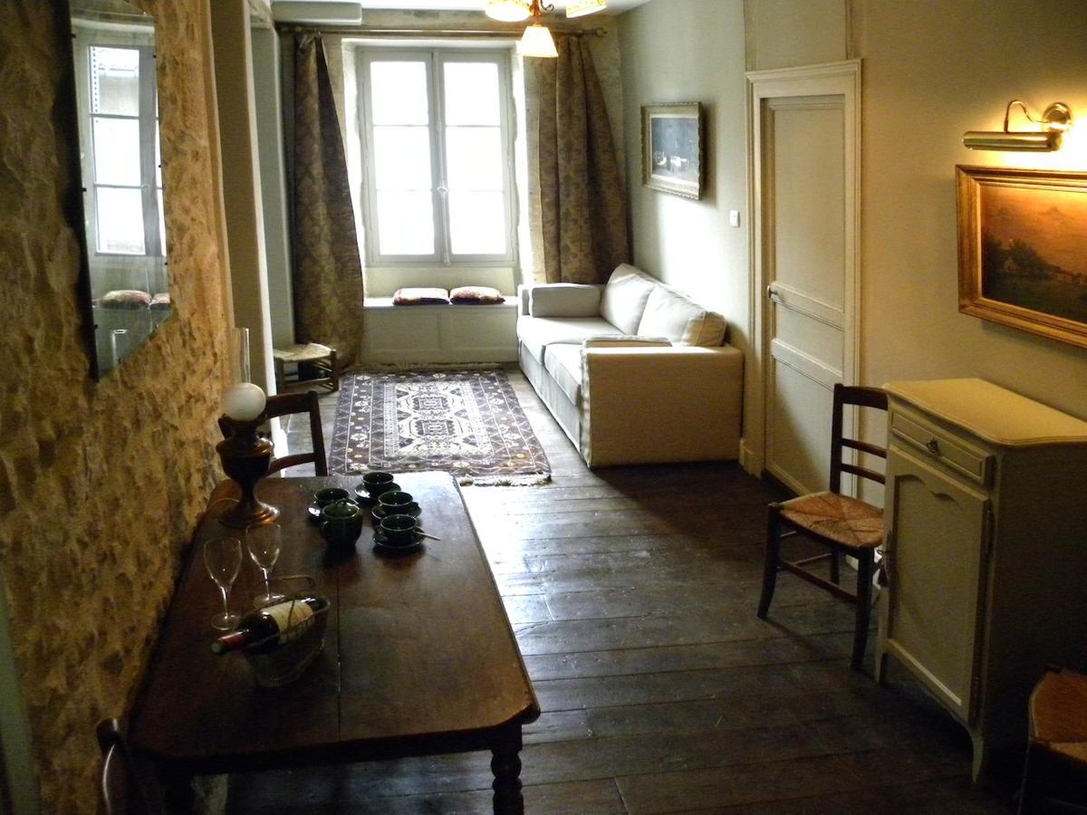 Le Logis Alexandra Bnb La Trimouille Luaran gambar