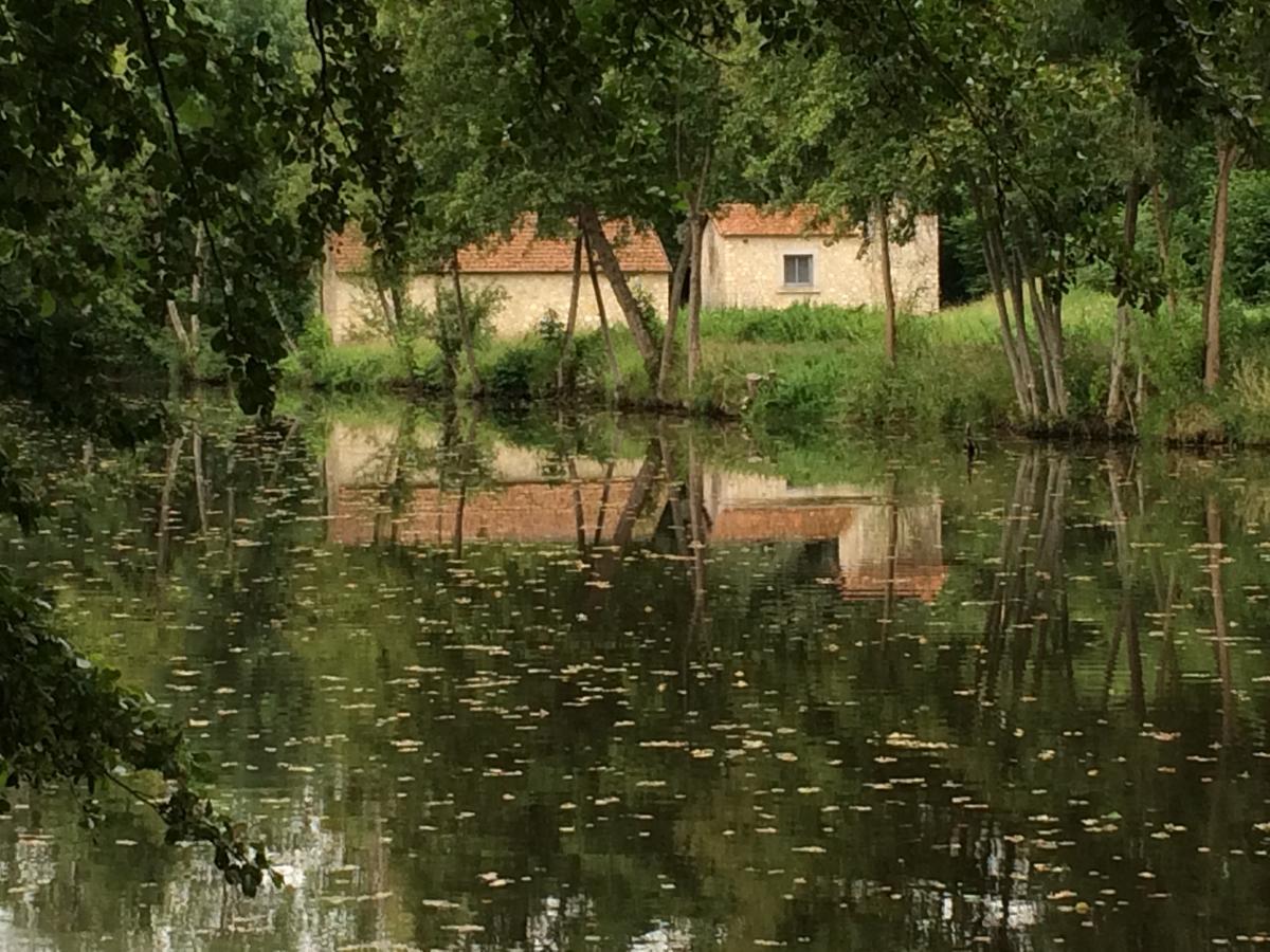 Le Logis Alexandra Bnb La Trimouille Luaran gambar